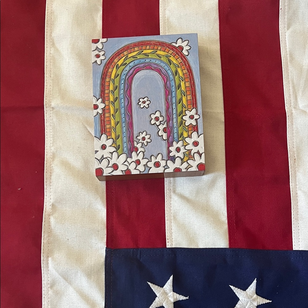 Rainbow and daisy wood wall block